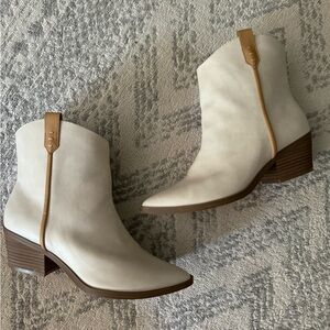 Universal Threads Marlow Western Boot